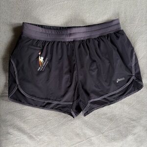 ASICS Women's Distance Running Shorts NYC Marathon Size Medium